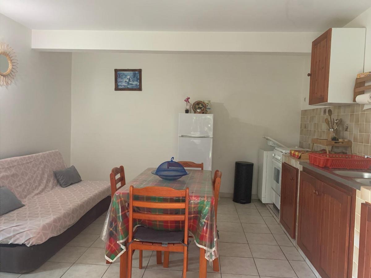 Logement Vacances Gissac Sainte-Anne エクステリア 写真